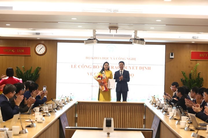 Bộ KH&CN công bố các quyết định về công tác cán bộ - Ảnh 2.