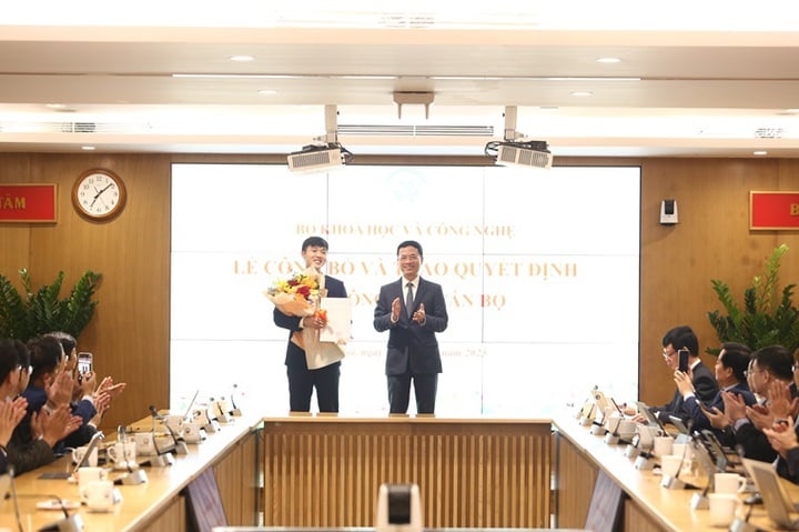 Bộ KH&CN công bố các quyết định về công tác cán bộ - Ảnh 4.