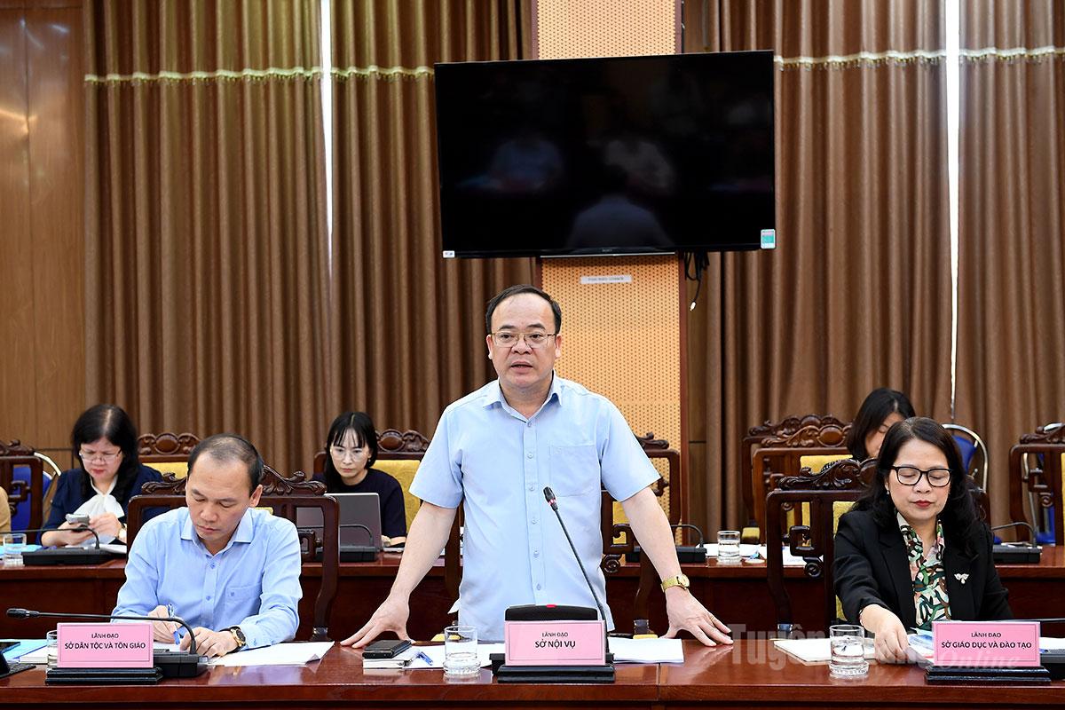 ថ្នាក់​ដឹក​នាំ​ក្រសួង​មហាផ្ទៃ​បាន​ពិភាក្សា​ក្នុង​កិច្ច​ប្រជុំ។