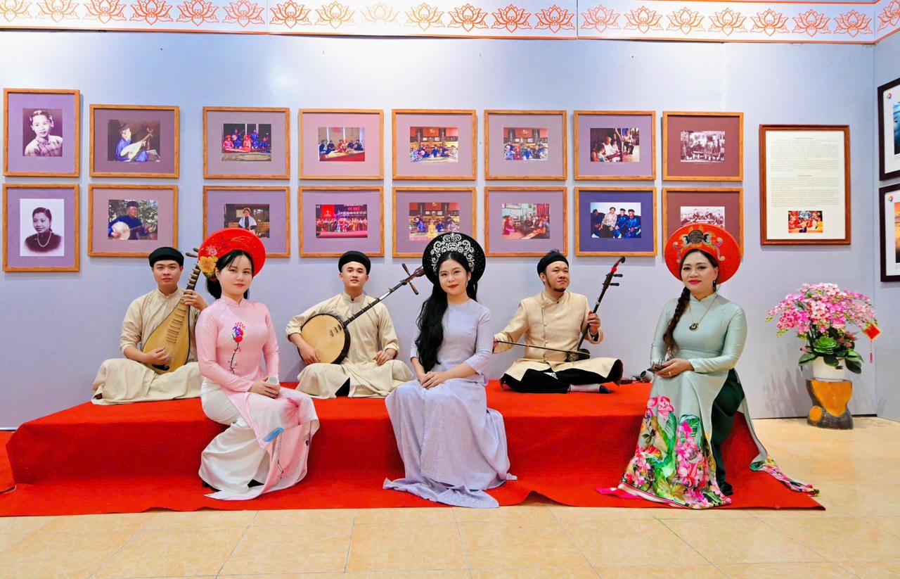 হিউ সিঙ্গিং আর্ট পারফর্মেন্স কর্নার - জাতীয় অস্পষ্ট সাংস্কৃতিক ঐতিহ্য ২০১৫।