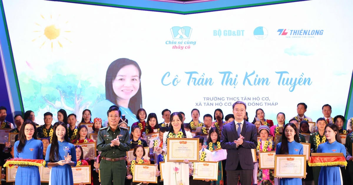 Tôn vinh 80 thầy cô tiêu biểu trong chương trình 'Chia sẻ cùng thầy cô 2025'