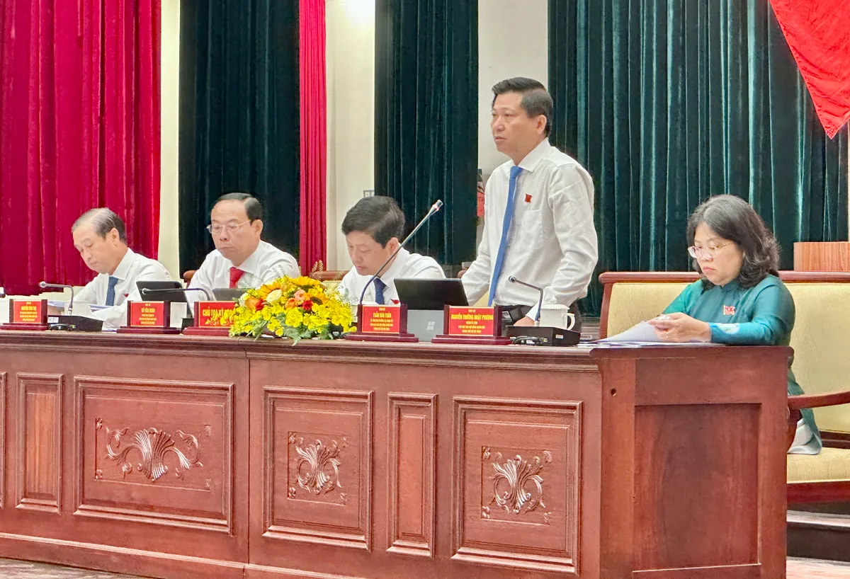 Kỳ họp thứ 5 HĐND TP Hồ Chí Minh: Kiện toàn công tác nhân sự, thúc đẩy phát triển nhanh và bền vững - Ảnh 7.