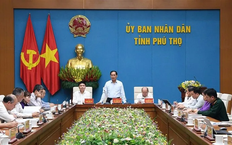 Phó Thủ tướng Bùi Thanh Sơn đề nghị tỉnh Phú Thọ cần nhận diện đầy đủ, sâu sắc, toàn diện hơn nữa về tiềm năng khác biệt, cơ hội nổi trội, lợi thế cạnh tranh của địa phương sau khi hợp nhất, sáp nhập - Ảnh: VGP/Hải Minh