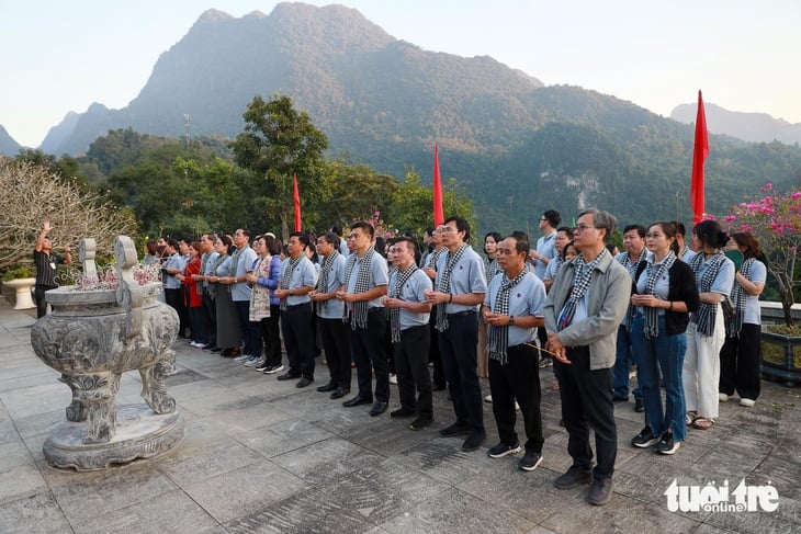 Đoàn tuyên giáo, báo chí TP.HCM thăm, tặng quà chiến sĩ biên phòng và người dân biên giới Cao Bằng - Ảnh 7.