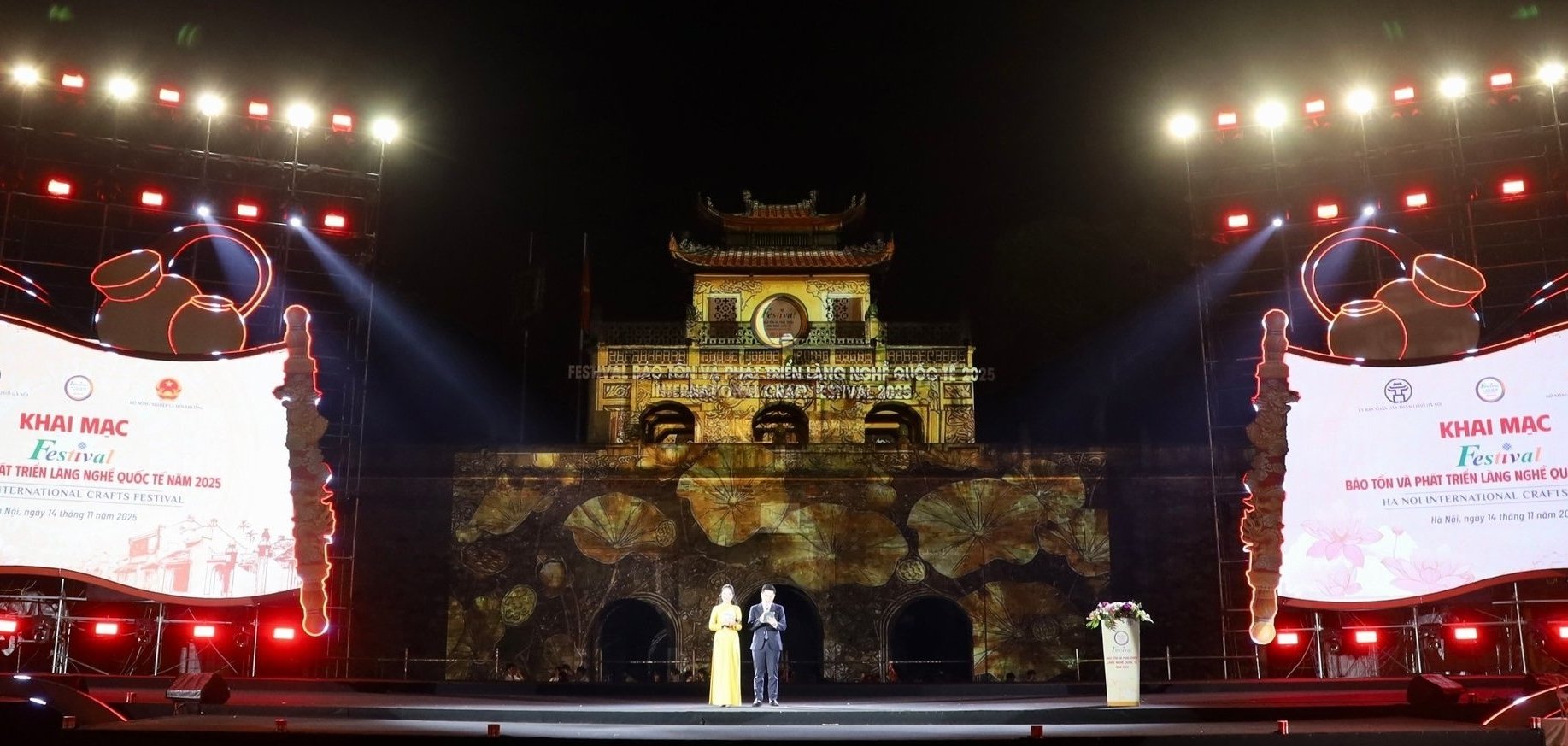 Toàn cảnh Lễ khai mạc Festival Bảo tồn và Phát triển Làng nghề Quốc tế 2025. Ảnh: Phương Linh.