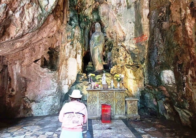 តម្រូវការបន្ទាន់ដើម្បីកំណត់ការបំផ្លិចបំផ្លាញបេតិកភណ្ឌ Ngu Hanh Son - រូបថត ១. Cấp bách hạn chế xâm hại di sản ma nhai Ngũ Hành Sơn- Ảnh 1.