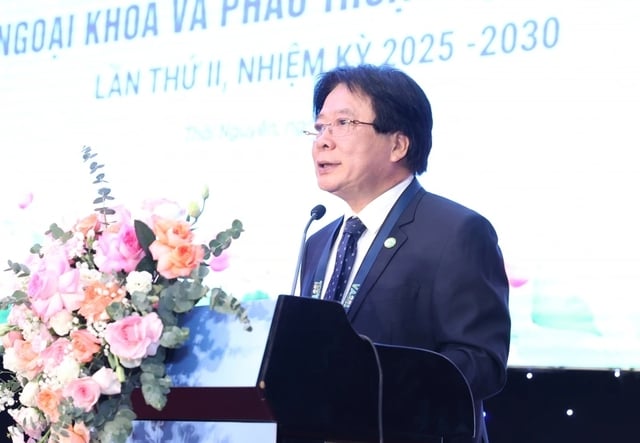 به لطف رباتها، پزشکان در هانوی میتوانند بیماران شهر هوشی مین را جراحی کنند - عکس ۲. Nhờ robot, bác sĩ tại Hà Nội có thể phẫu thuật bệnh nhân ở TP.HCM- Ảnh 2.