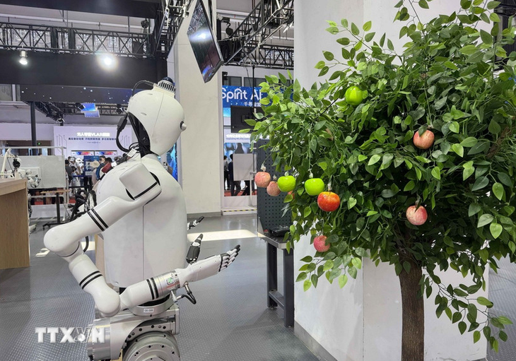 Amazon studzi entuzjazm wokół robotów humanoidalnych na Web Summit - zdjęcie 1. robot hình người - Ảnh 1.