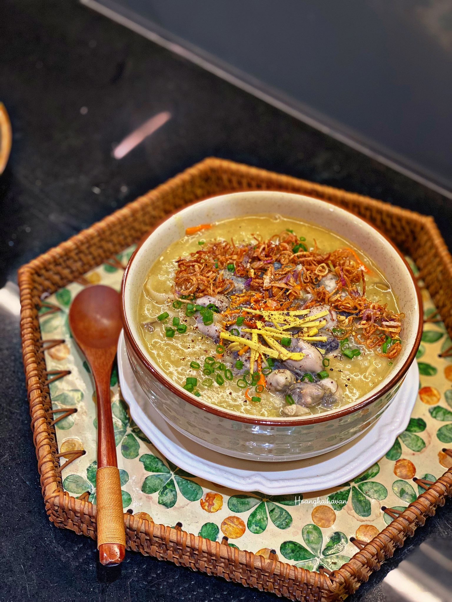 បបរអយស្ទ័រ Hoang Van Ha.jpg