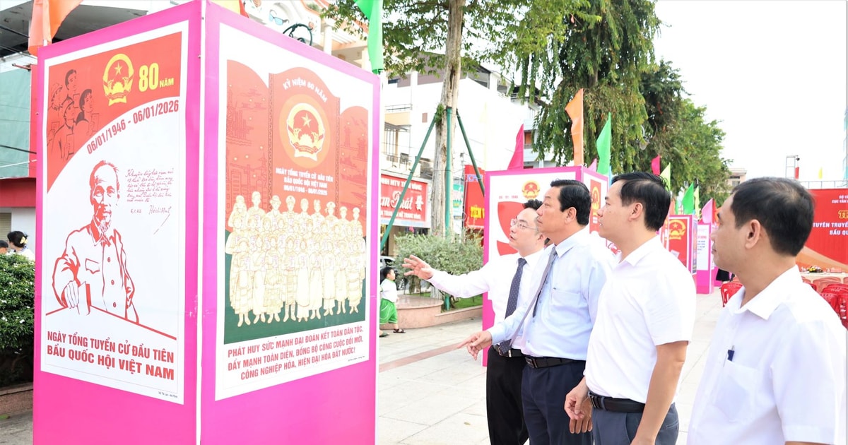 An Giang: Triển lãm tranh cổ động kỷ niệm 80 năm Ngày Tổng tuyển cử đầu tiên bầu Quốc hội Việt Nam