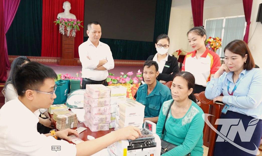 អាជ្ញាធរបង់ប្រាក់សំណង និងការគាំទ្រលើការបោសសម្អាតទីតាំងសម្រាប់គ្រួសារក្នុងតំបន់គម្រោងសួនឧស្សាហកម្ម Song Cong II។