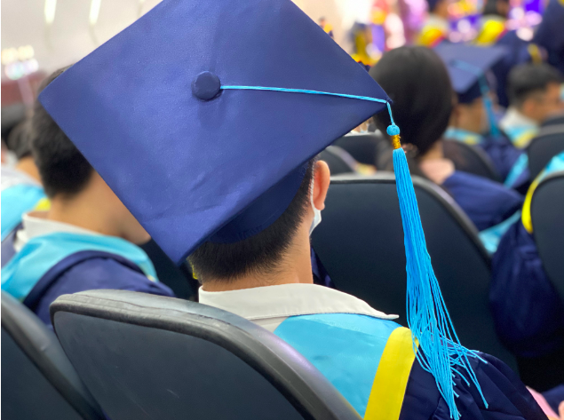 Tốt nghiệp chưa có việc, có nên lựa chọn lao động ở nước ngoài?  - Ảnh 2.