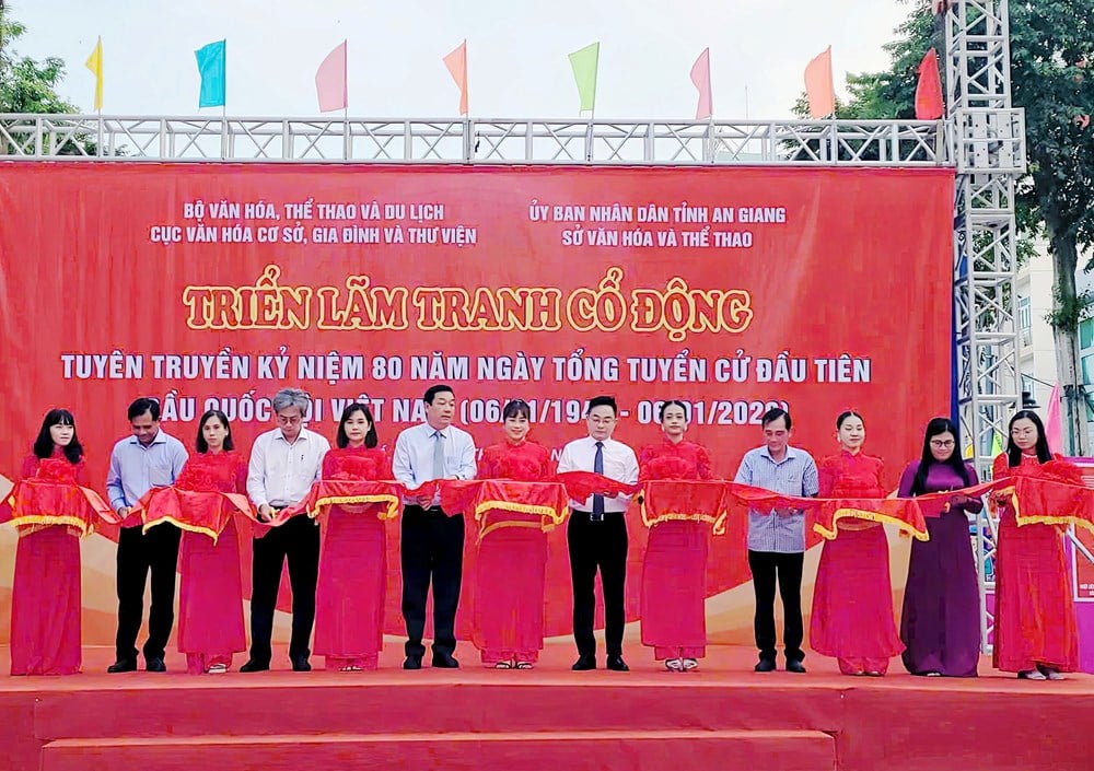 Khai mạc Triển lãm tranh cổ động tuyên truyền kỷ niệm 80 năm Ngày Tổng tuyển cử đầu tiên bầu Quốc hội Việt Nam - ảnh 2