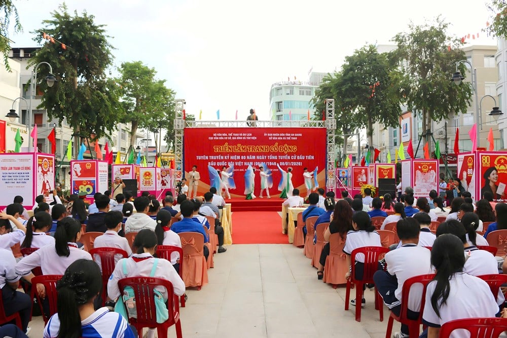 Khai mạc Triển lãm tranh cổ động tuyên truyền kỷ niệm 80 năm Ngày Tổng tuyển cử đầu tiên bầu Quốc hội Việt Nam - ảnh 1