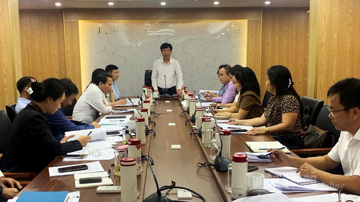 Kamrat Nguyen Xuan Dinh, vice ordförande för Vietnams lantbrukarförenings centralkommitté, ledde konferensen.