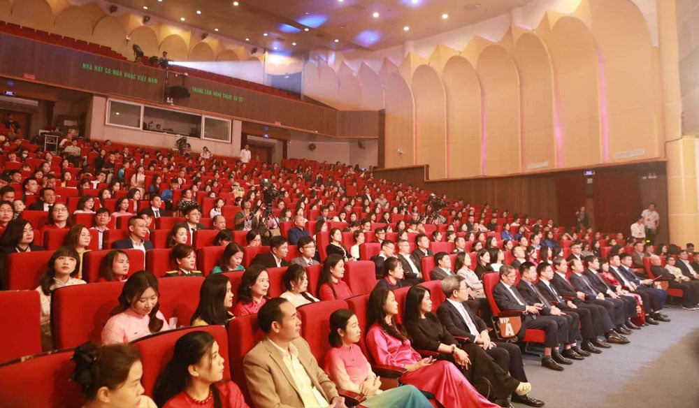 Các đại biểu tham dự buổi Lễ.