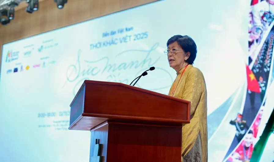 O poder brando consiste na capacidade endógena e na identidade de desenvolvimento nacional. Sức mạnh mềm là năng lực nội sinh và căn cước phát triển quốc gia