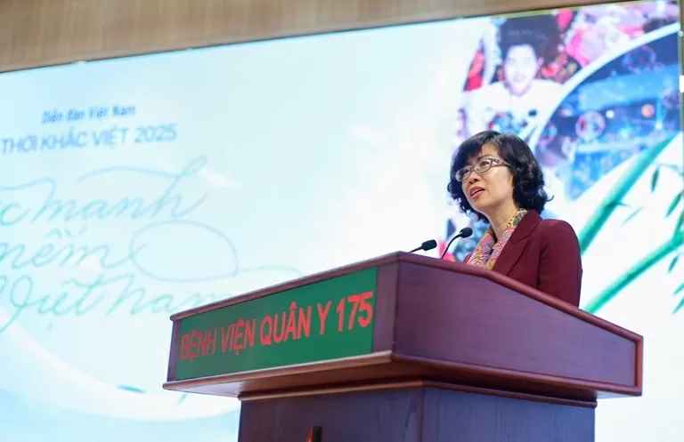 O poder brando consiste na capacidade endógena e na identidade de desenvolvimento nacional. Sức mạnh mềm là năng lực nội sinh và căn cước phát triển quốc gia