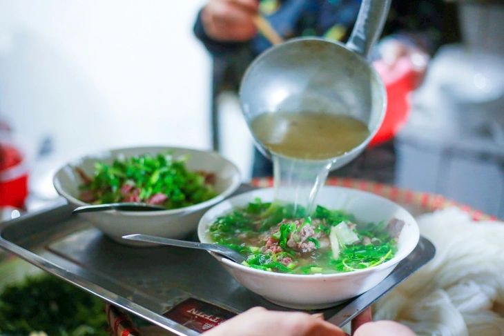 Khi xa quê, một tô phở nóng hổi chính là hương vị Tổ quốc - Ảnh 4.