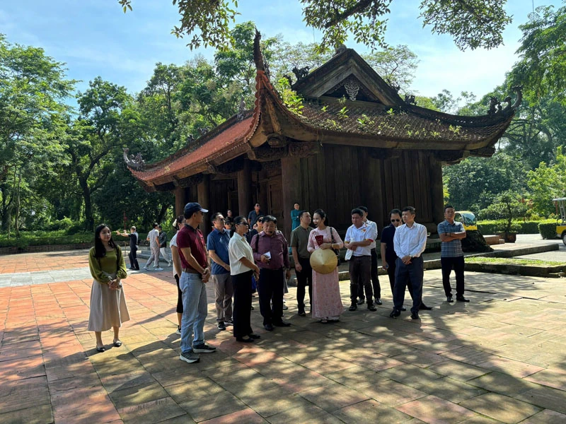 Attraktivt resmål vid floden Chu