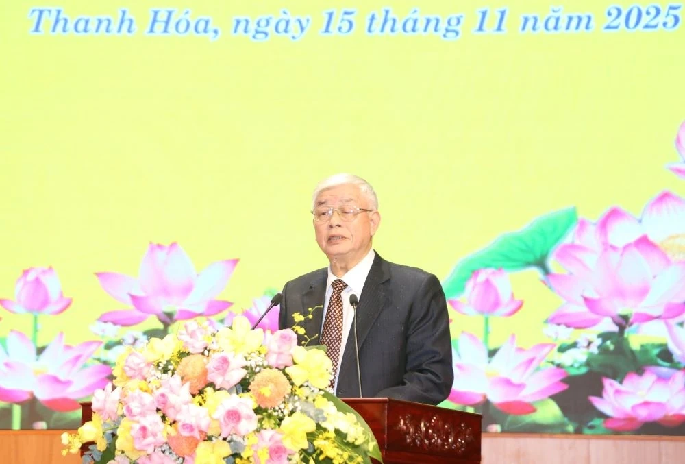 Oslava Dne vietnamských učitelů a udělení stipendií studentům od rodiny profesora Le Viet Lyho