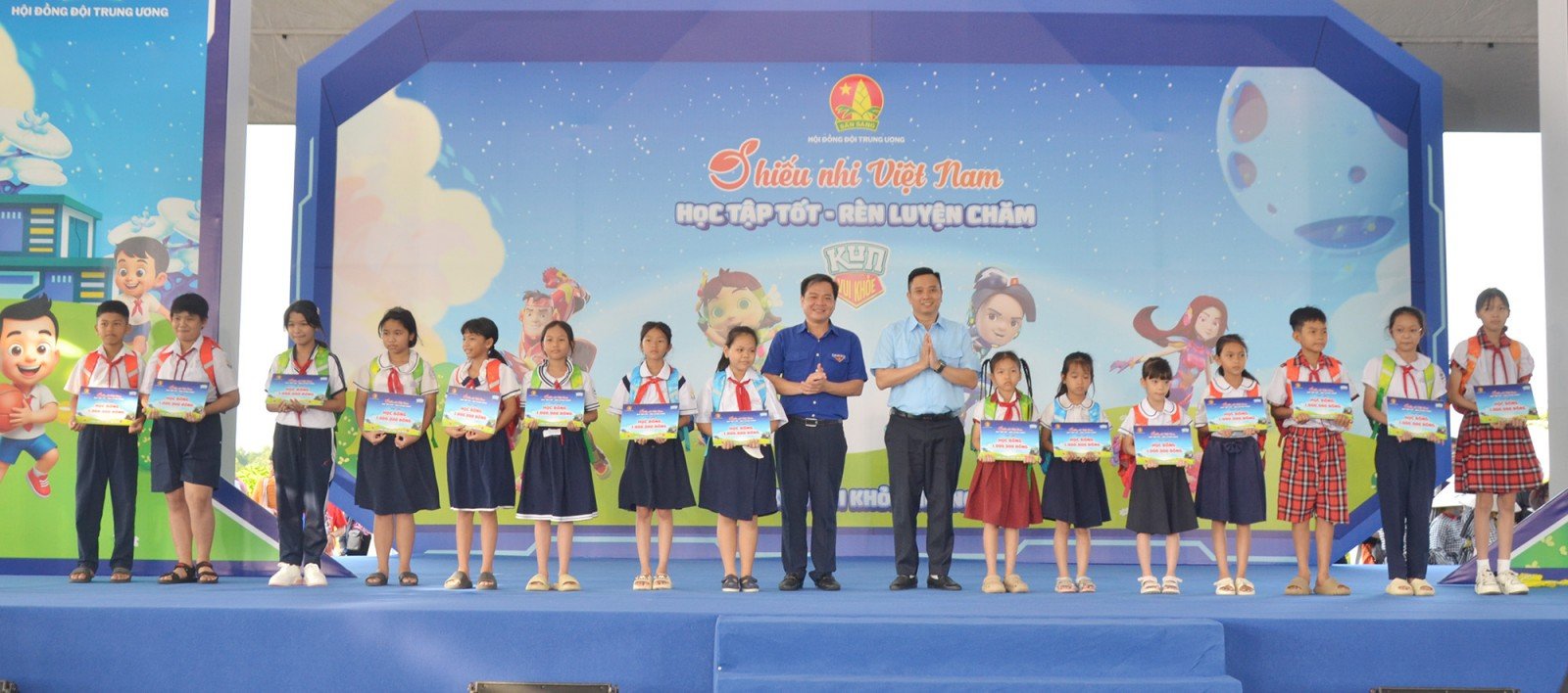 Mais de 2.000 crianças de An Giang participam do festival