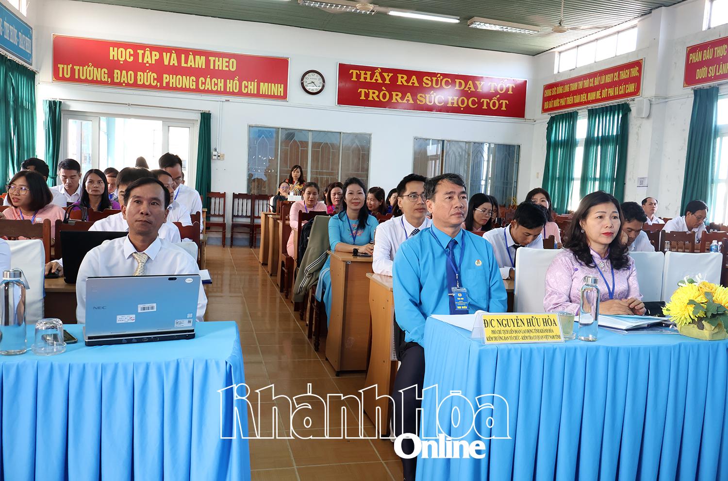 कांग्रेस में भाग लेने वाले प्रतिनिधि।