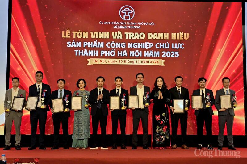 Întreprinderile cu produse industriale cheie vin să primească certificare.