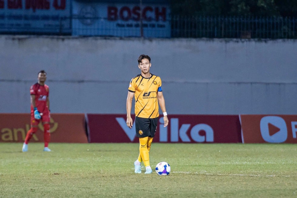 Que Ngoc Hai suddenly said goodbye to Thanh Hoa team, choosing Da Nang as his new destination? - Photo 2. Quế Ngọc Hải bất ngờ chia tay đội Thanh Hóa, chọn Đà Nẵng làm bến đỗ mới?- Ảnh 2.