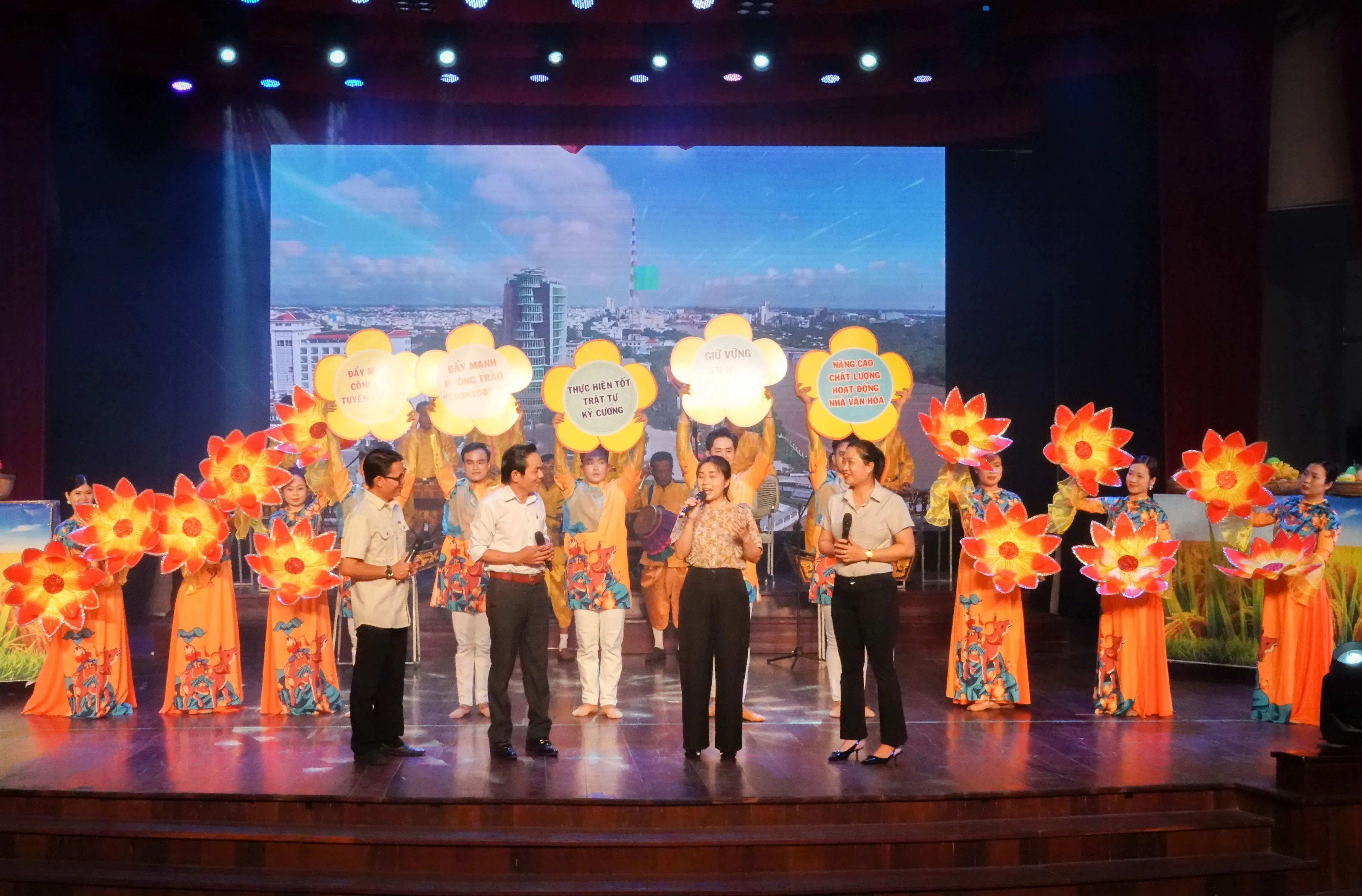 Can Tho City deltar i den nationella mässkonstfestivalen för bostadsområden