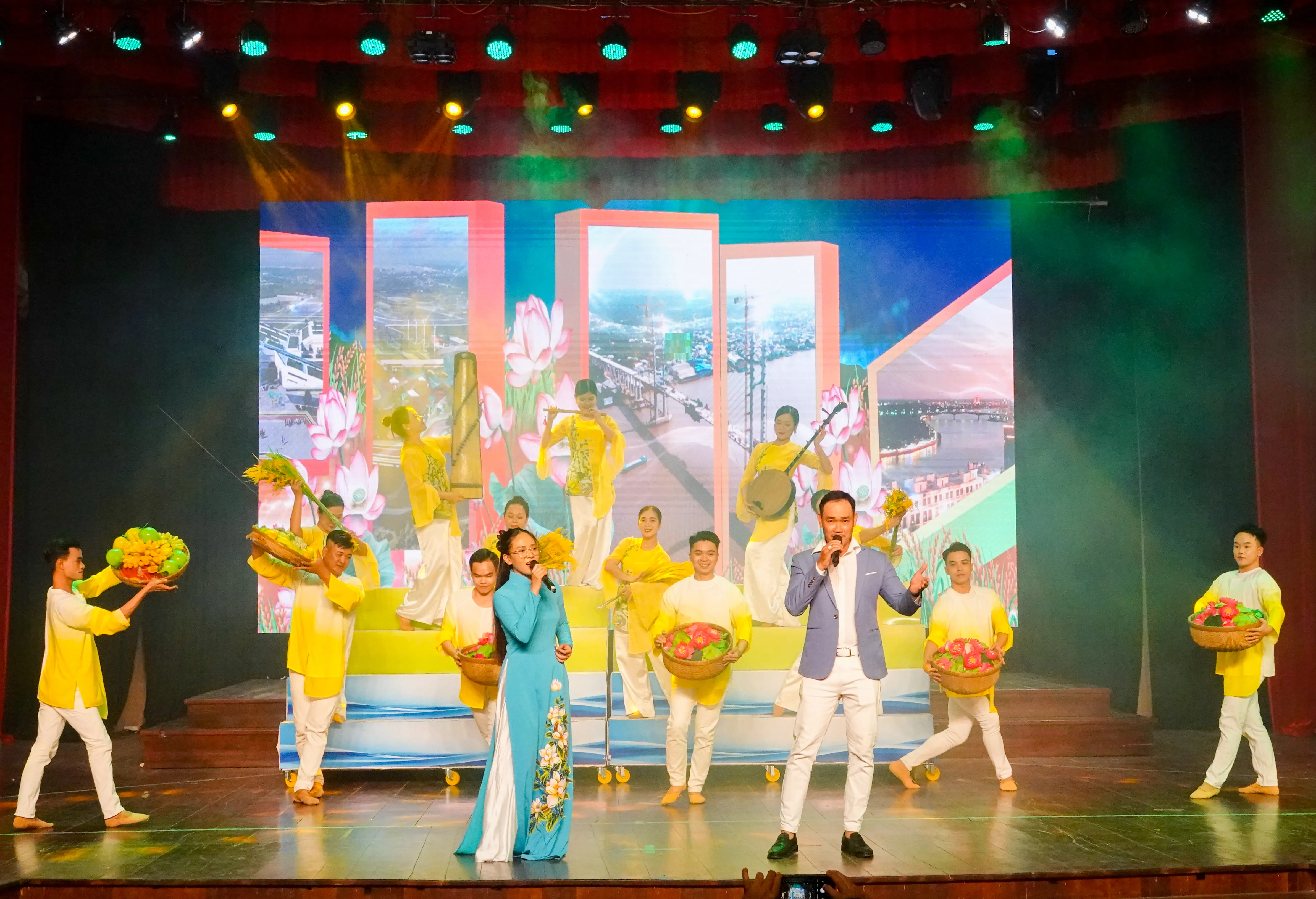 Can Tho City deltar i den nationella mässkonstfestivalen för bostadsområden