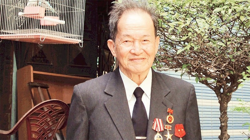 Полковник, начальник разведывательной группы H63 Нгуен Ван Тау (Ту Кан) в своём частном доме в Хошимине. (Фото предоставлено)