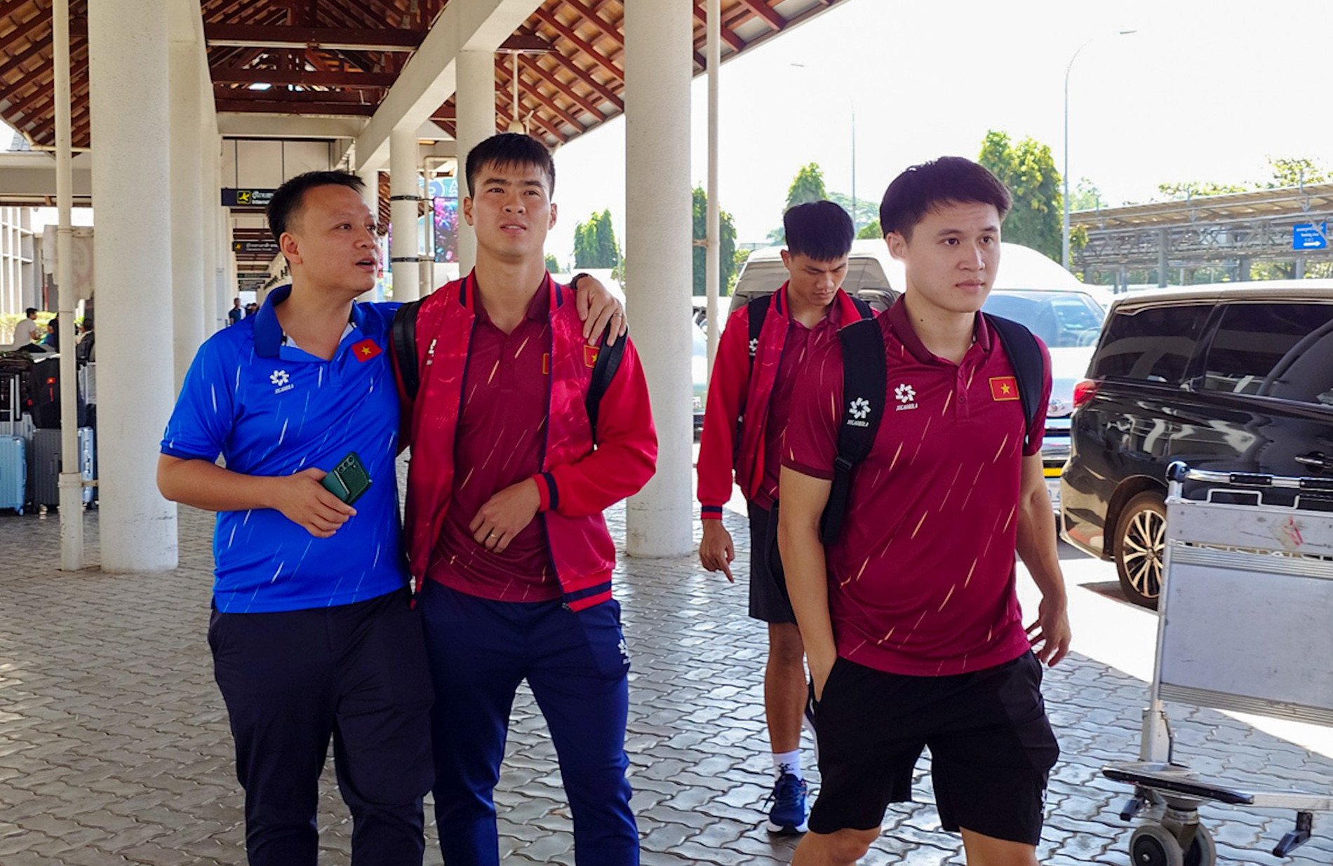 វៀតណាមទៅឡាវ 3.jpg