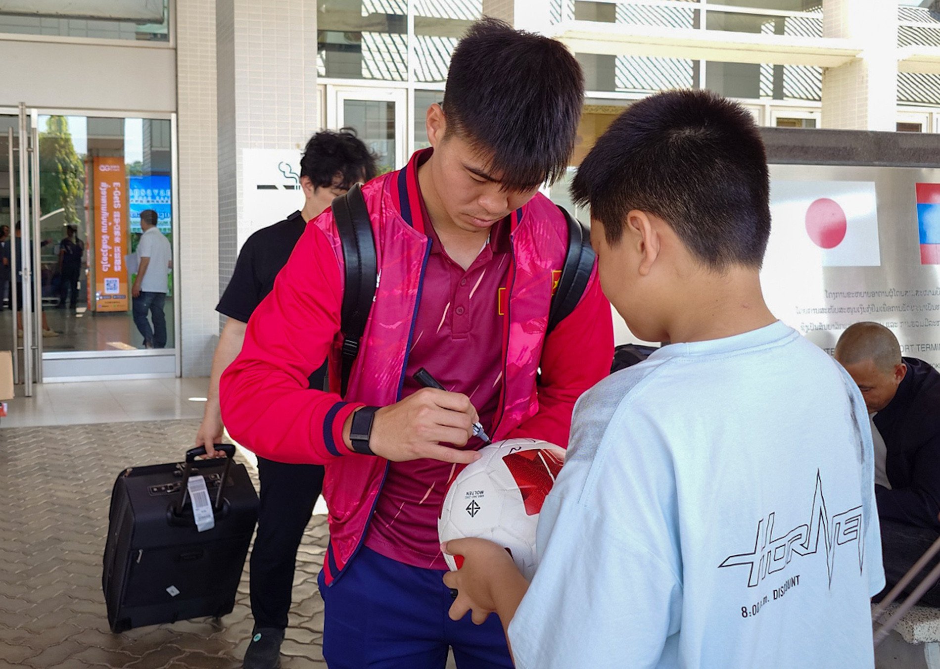 វៀតណាមទៅឡាវ 6.jpg