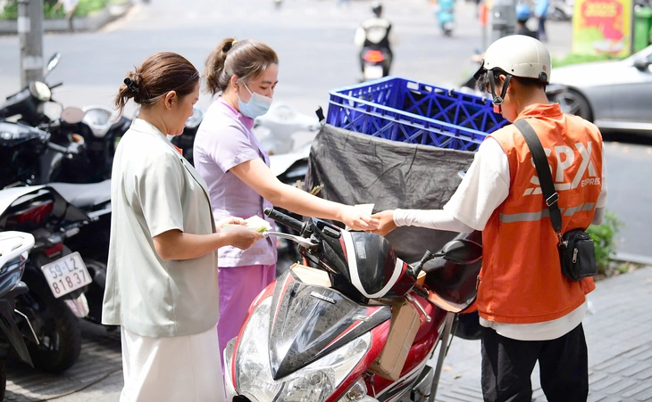 После серии скандалов потребители равнодушны к прямым трансляциям - Фото 2. livestream - Ảnh 2.