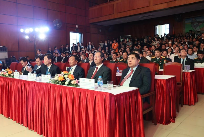 Trường Đại học Giao thông vận tải: 'Lá cờ đầu' dẫn dắt đào tạo công nghệ và hạ tầng GTVT tiên tiến- Ảnh 1.