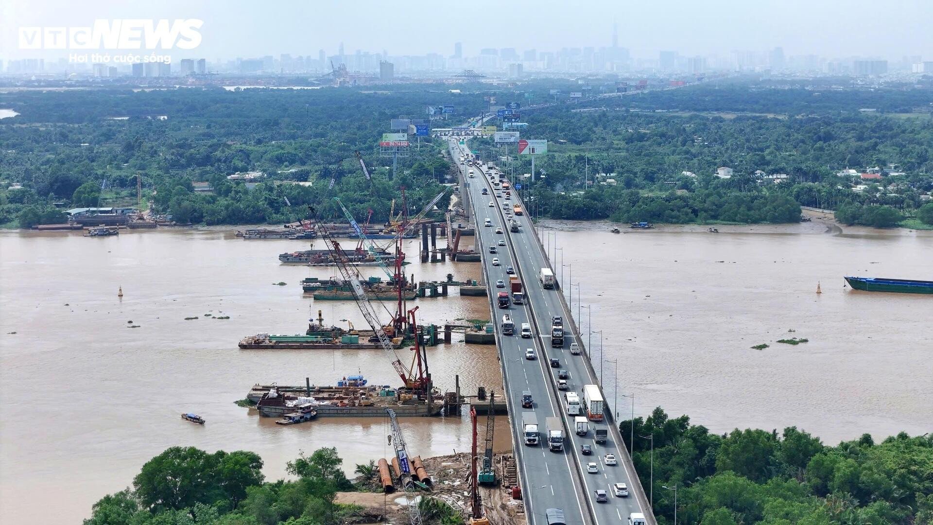 ទិដ្ឋភាពបែប Panoramic នៃការពង្រីកទីក្រុងហូជីមិញ - Long Thanh - Dau Giay Expressway - ២