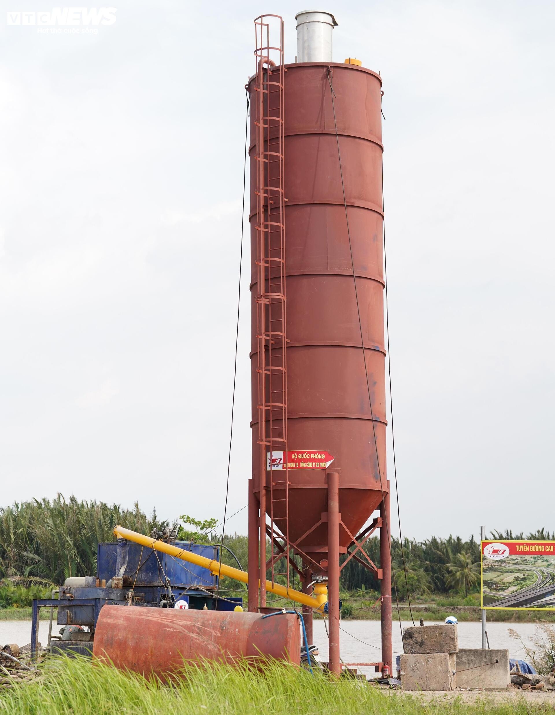 ទិដ្ឋភាពបែប Panoramic នៃការពង្រីកទីក្រុងហូជីមិញ - Long Thanh - Dau Giay - ផ្លូវល្បឿនលឿន 9