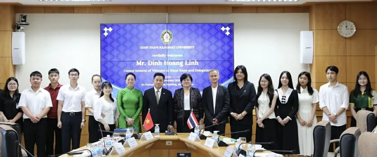 Vietnams generalkonsulat i Khon Kaen stärker kulturellt och utbildningsmässigt samarbete med Royal University of Udon Thani Tổng Lãnh sự quán Việt Nam tại Khon Kaen tăng cường hợp tác văn hóa-giáo dục với Đại học Hoàng gia Udon Thani
