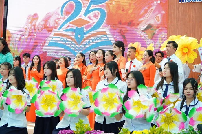 25 năm hành trình chuyển mình rực rỡ từ trường học