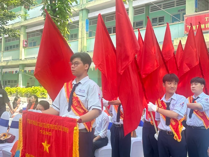 25 năm hành trình chuyển mình rực rỡ từ trường học