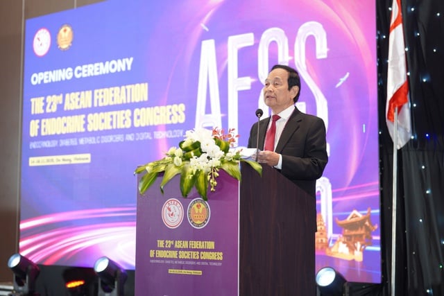 - Foto 2. - Ảnh 2.