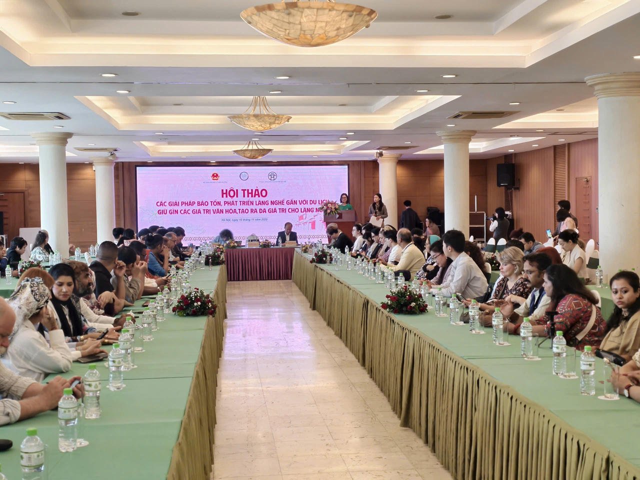 Konferenční scéna