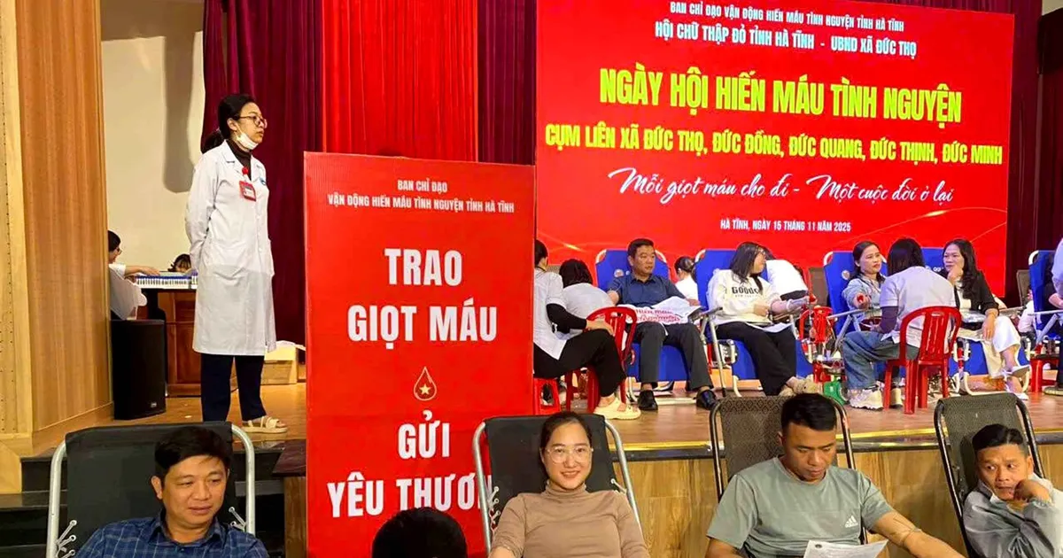 Hàng trăm người tham gia hiến máu tình nguyện ở Hà Tĩnh
