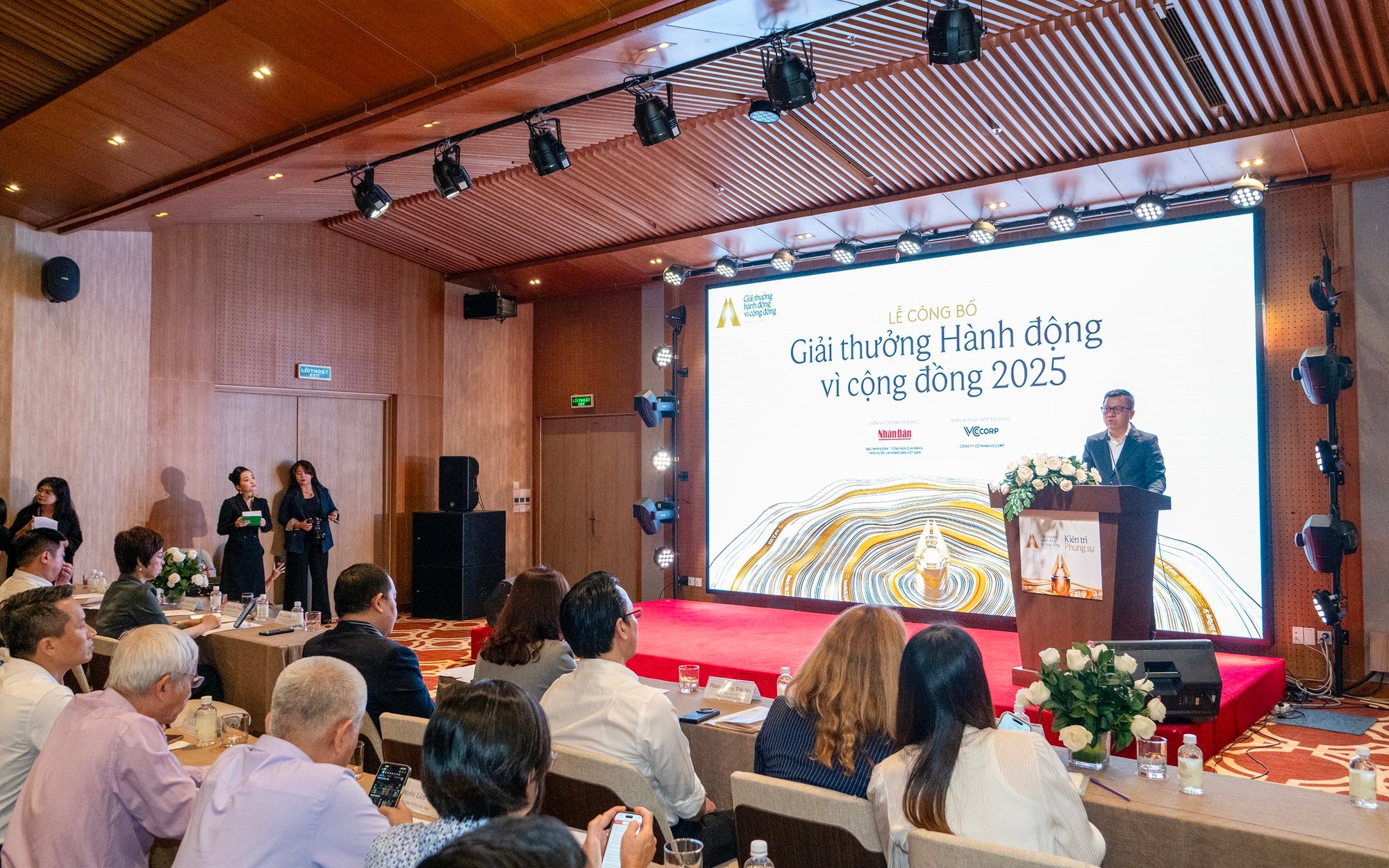 Pris för samhällsengagemang: Hyllar individer och organisationer som har gjort positiva bidrag till samhället