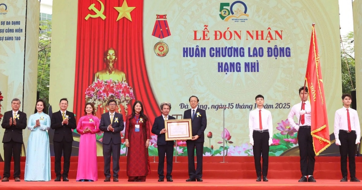 Trường Đại học Sư phạm Đà Nẵng được tặng Huân chương Lao động hạng Nhì