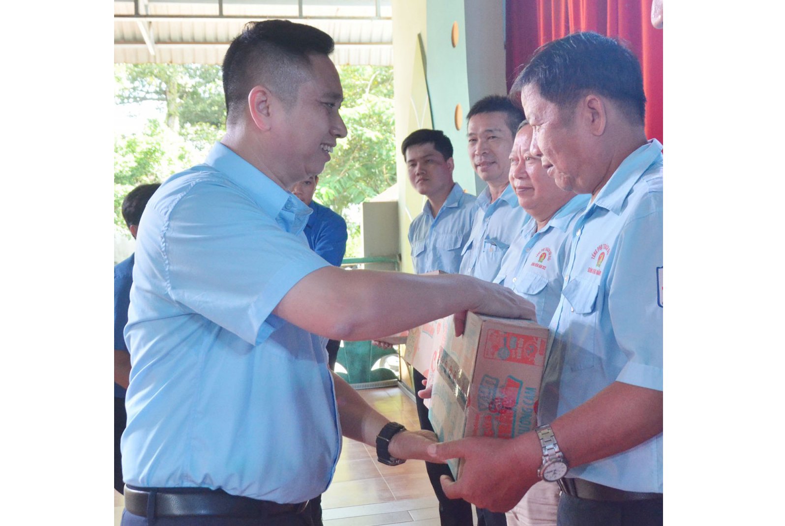 An Giang organiza uma reunião com os professores que são Líderes de Equipe.