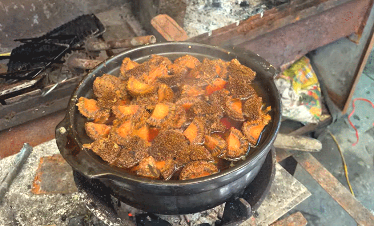 ត្រីដុតនំនៅក្នុងដីឥដ្ឋ pot.gif