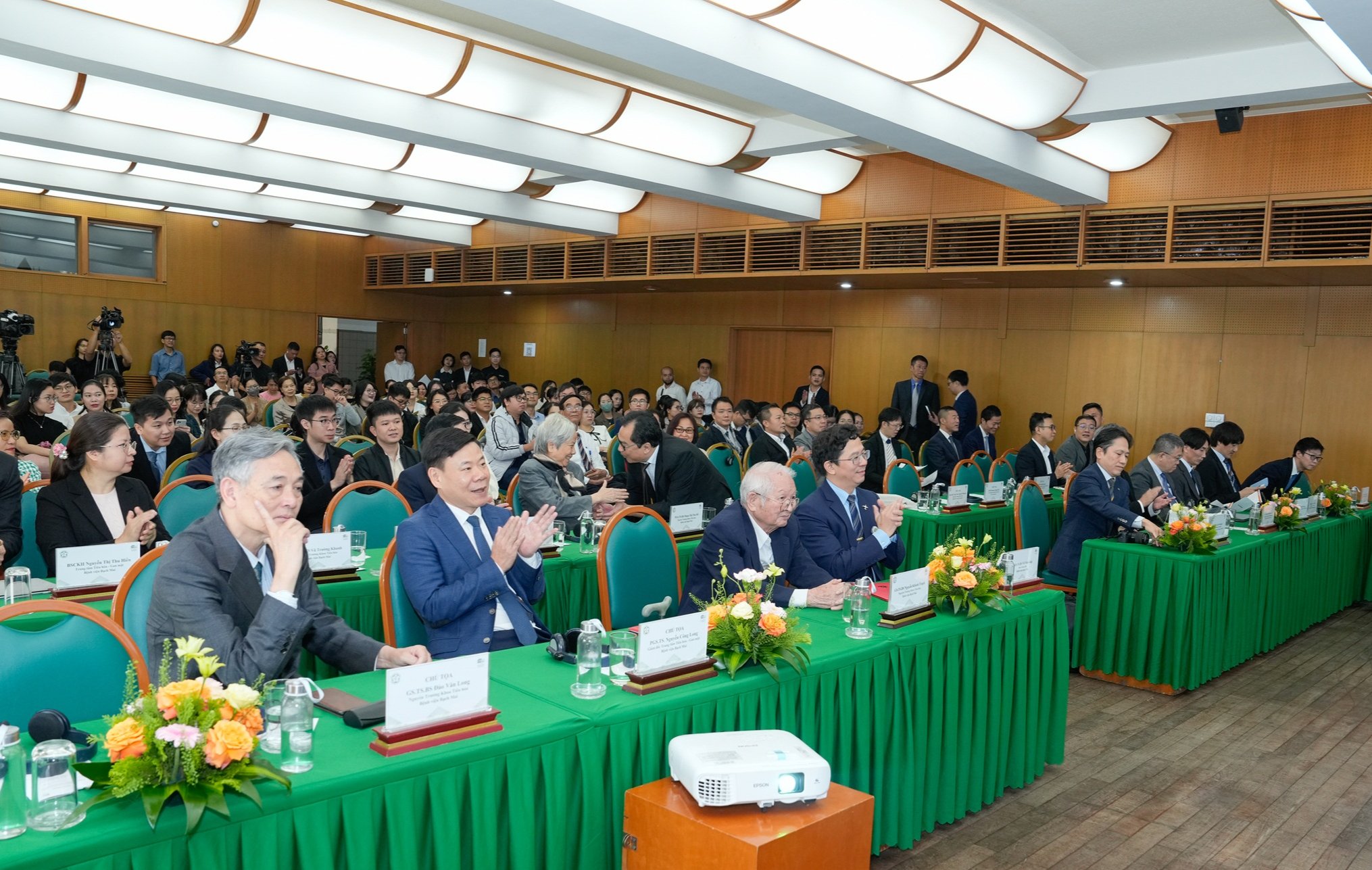 Ung thư đường tiêu hoá thường phát hiện đã ở giai đoạn muộn, chuyên gia khuyến cáo gì?- Ảnh 2.