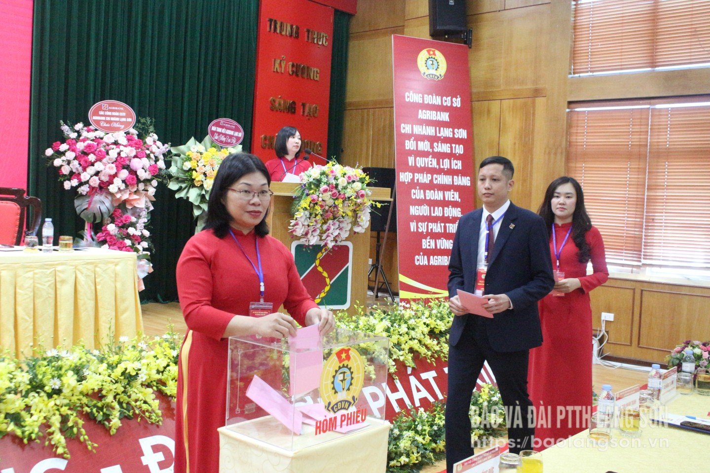 ប្រតិភូបោះឆ្នោតជ្រើសរើសគណៈកម្មាធិការប្រតិបត្តិថ្មីនៃសហជីព។